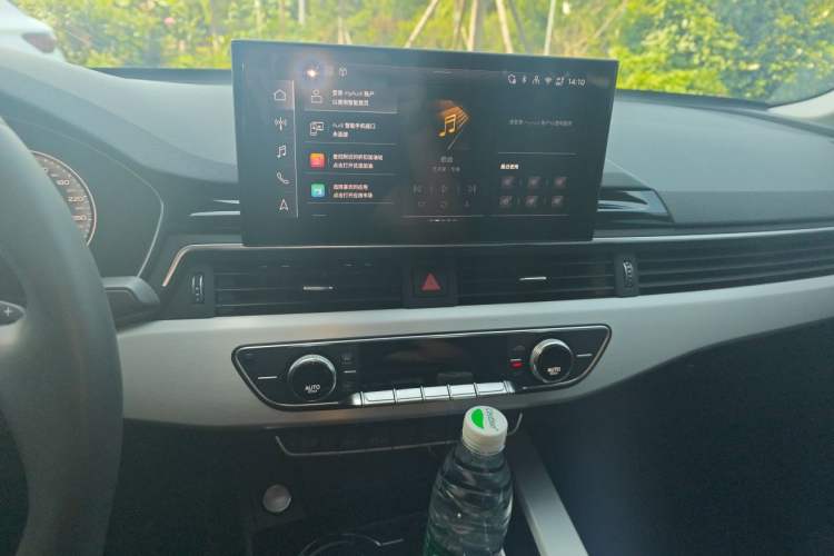 Used Audi A5 2025 Model Sportback Collector’s Edition 40 TFSI Fashionable Dynamic Edition Audio And AC Panel