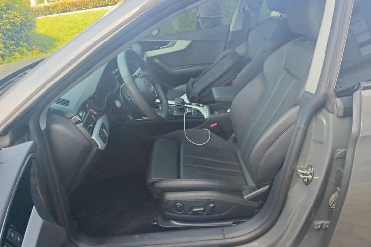 Used Audi A5 2025 Model Sportback Collector’s Edition 40 TFSI Fashionable Dynamic Edition Left Front Seat