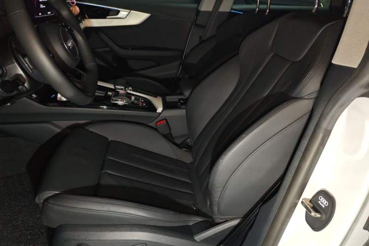Used Audi A5 2025 Model Sportback Collector’s Edition 40 TFSI Fashionable Dynamic Edition Left Front Seat