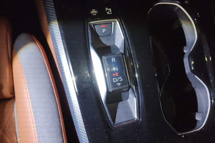Used Audi A5L 2026 2.0T Sport Plus Gear Lever