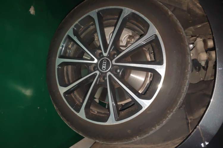 Used Audi A5L 2026 2.0T Sport Plus Right Front Wheel Hub