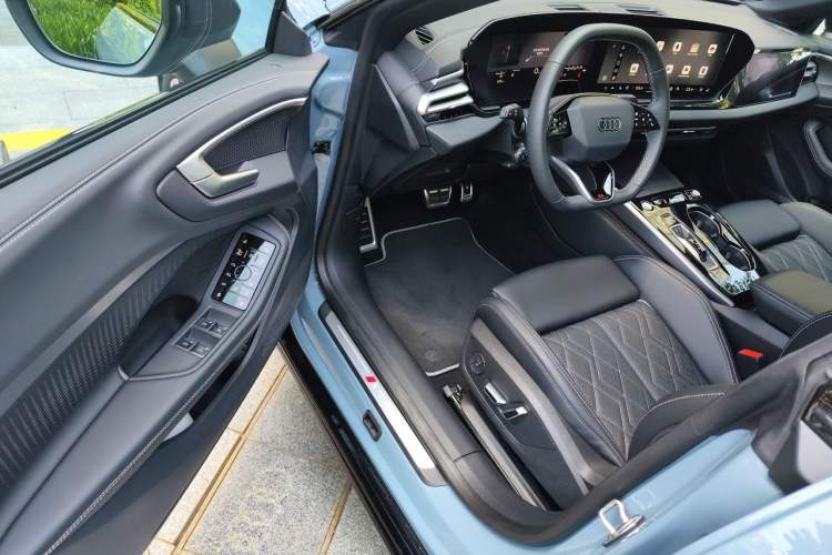Used Audi A5L 2026 2.0T Navigation Edition Driver Seat