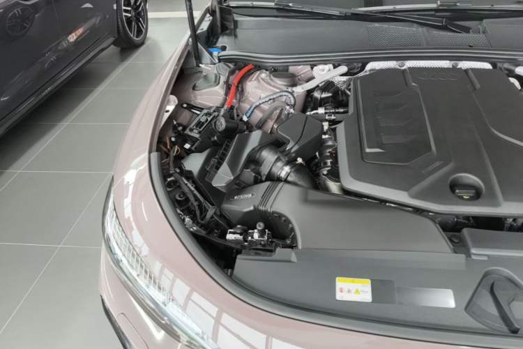 Used Audi A5L 2026 2.0T Sport Plus Engine Bay Right