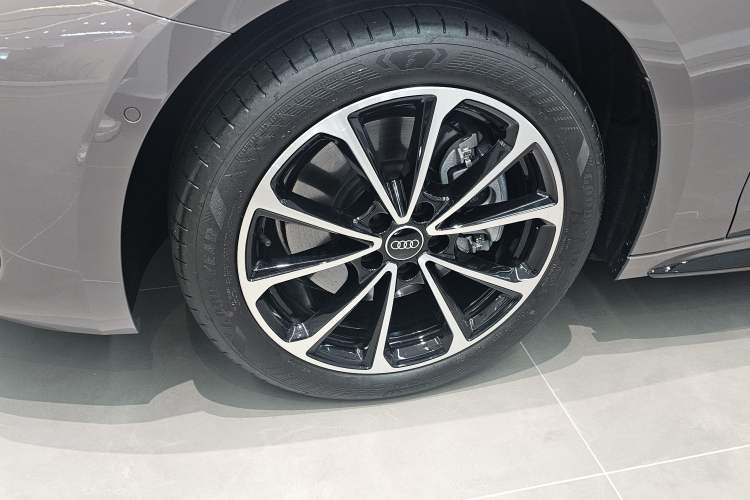 Used Audi A5L 2026 2.0T Sport Left Front Wheel Hub