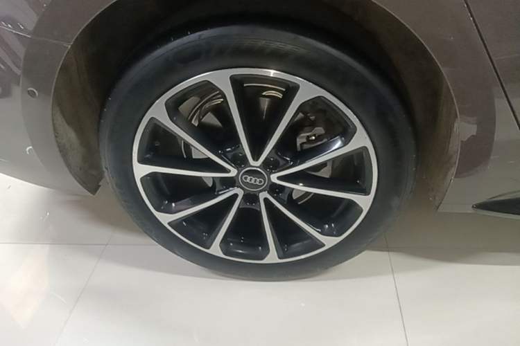 Used Audi A5L 2026 2.0T Sport Right Rear Wheel Hub