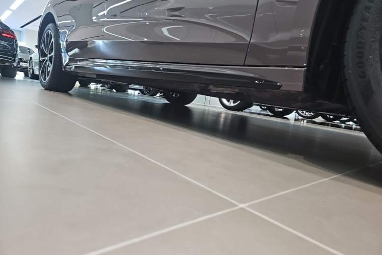 Used Audi A5L 2026 2.0T Sport Right Side Sill
