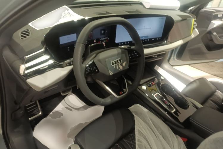 Used Audi A5L 2026 2.0T Sport Plus Center Console