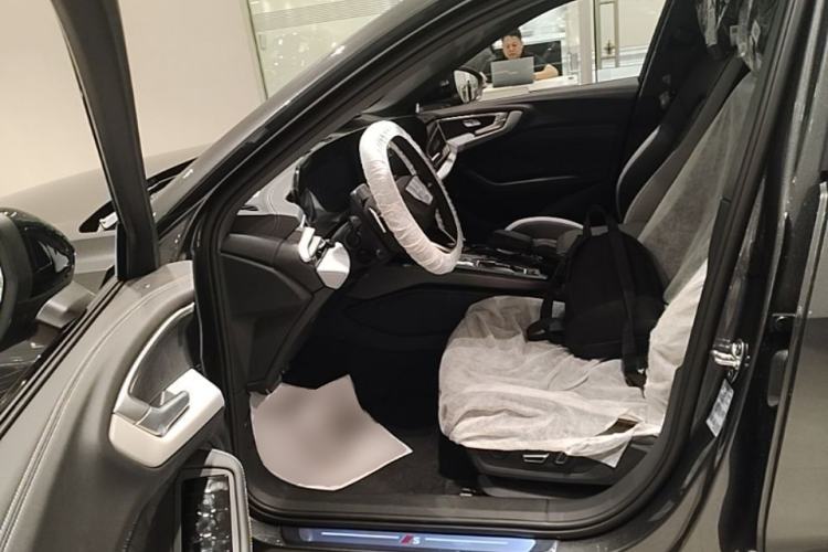 Used Audi A5L 2026 2.0T Ignite Starry Edition Driver Seat