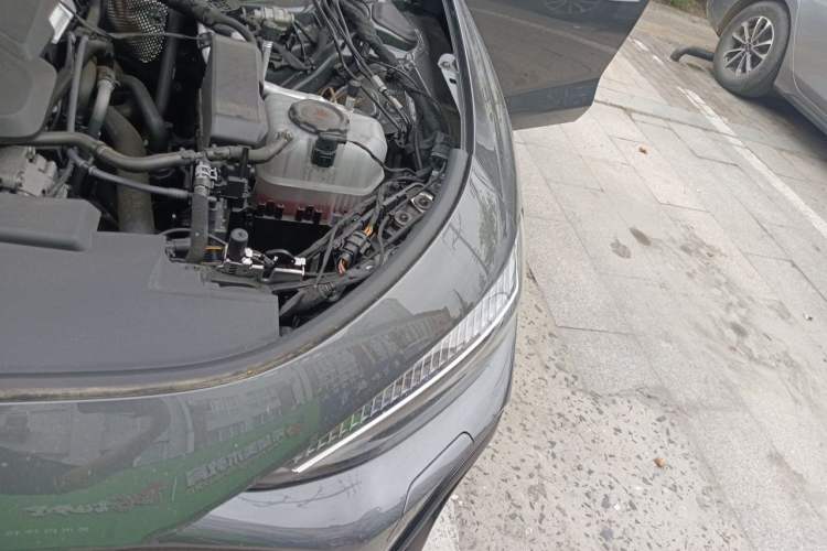 Used Audi A5L 2026 2.0T Sport Engine Bay Left
