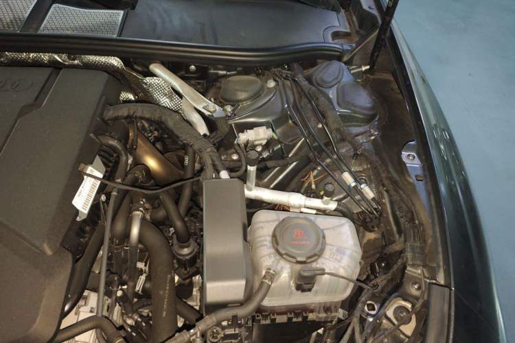 Used Audi A5L 2026 2.0T Sport Plus Engine Bay Left