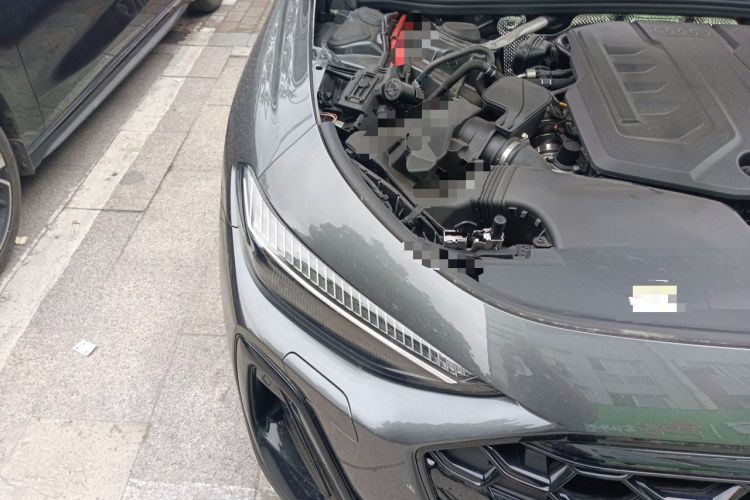 Used Audi A5L 2026 2.0T Sport Engine Bay Right