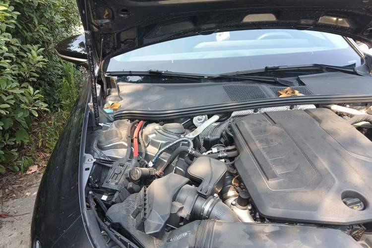 Used Audi A5L 2026 2.0T Sport Engine Bay Right
