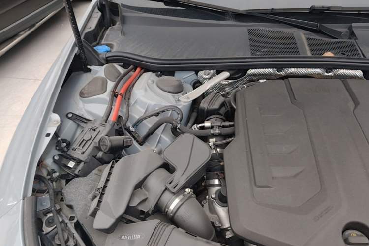 Used Audi A5L 2026 2.0T Sport Plus Engine Bay Right