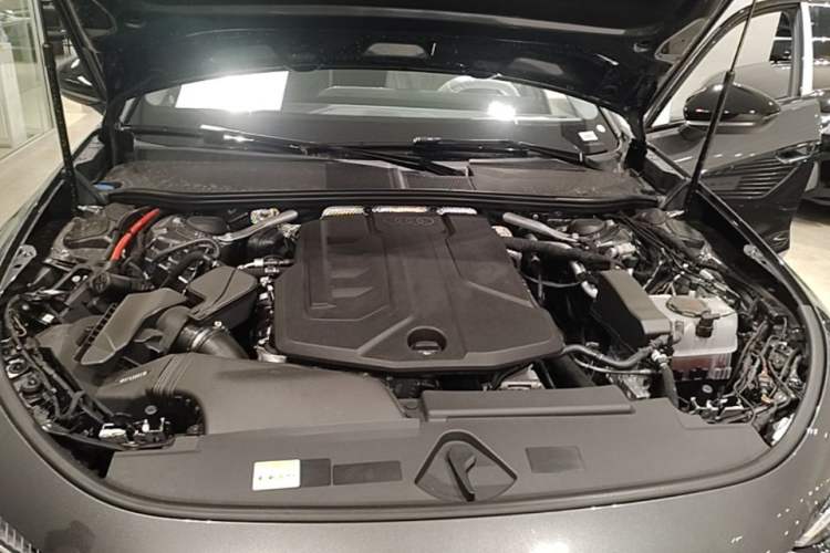 Used Audi A5L 2026 2.0T Ignite Starry Edition Engine Bay