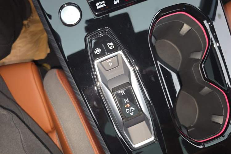 Used Audi A5L 2026 2.0T Sport Plus Gear Lever