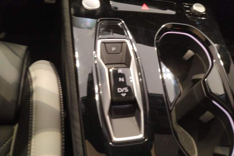 Used Audi A5L 2026 2.0T Sport Plus Gear Lever
