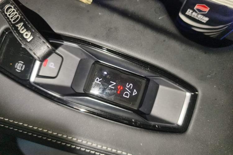 Used Audi A5L 2026 2.0T Sport Plus Gear Lever