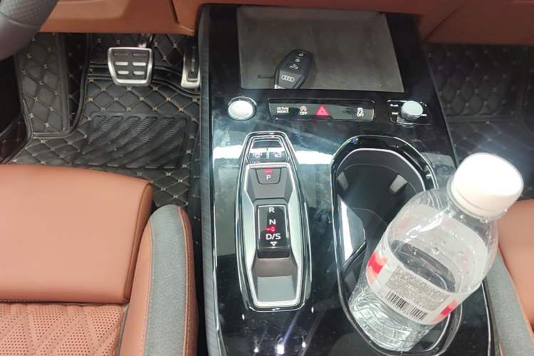 Used Audi A5L 2026 2.0T Sport Plus Gear Lever