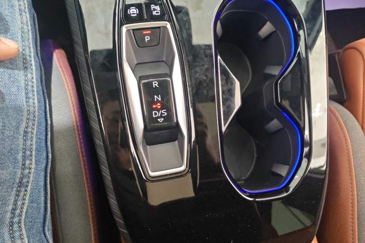 Used Audi A5L 2026 2.0T Sport Plus Gear Lever