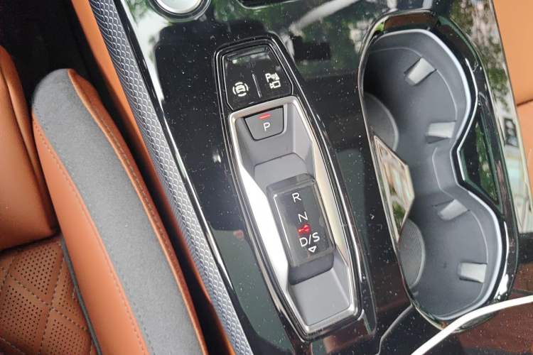 Used Audi A5L 2026 2.0T Sport Plus Gear Lever