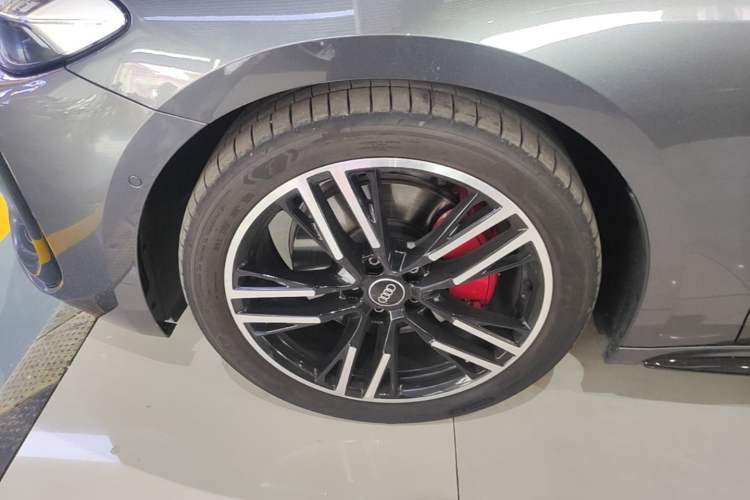 Used Audi A5L 2026 2.0T Sport quattro Left Front Wheel Hub