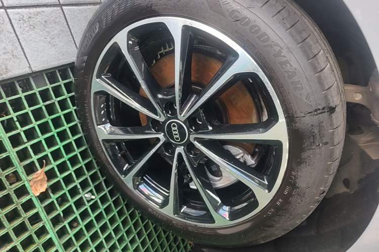 Used Audi A5L 2026 2.0T Sport Plus Left Front Wheel Hub