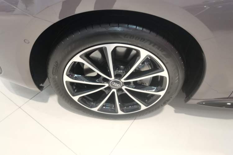 Used Audi A5L 2026 2.0T Sport Left Front Wheel Hub