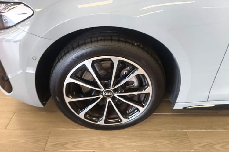 Used Audi A5L 2026 2.0T Sport Plus Left Front Wheel Hub