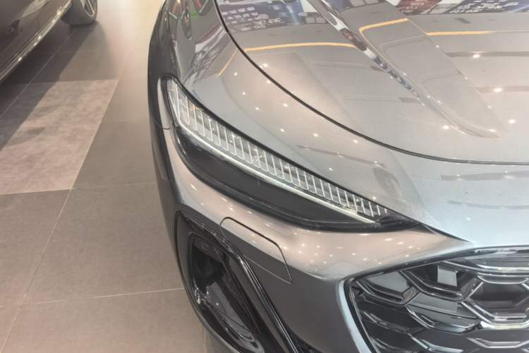 Used Audi A5L 2026 2.0T Sport Plus Right Front Headlight