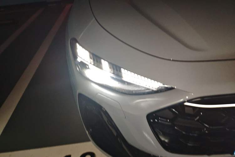 Used Audi A5L 2026 2.0T Sport Plus Right Front Headlight