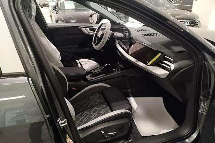 Used Audi A5L 2026 2.0T Ignite Starry Edition Right Front Seat