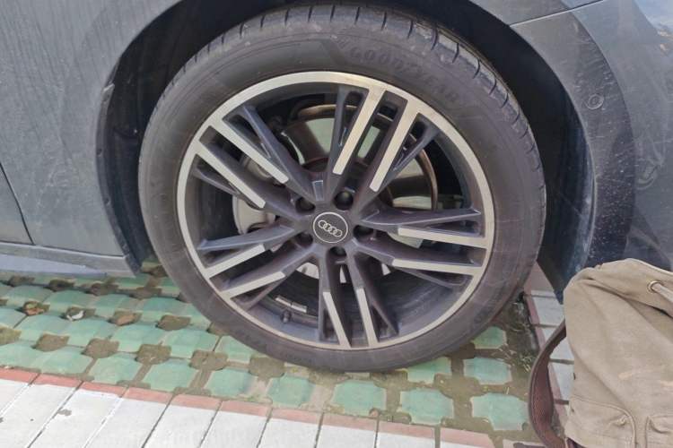 Used Audi A5L 2026 2.0T Sport Plus Right Front Wheel Hub