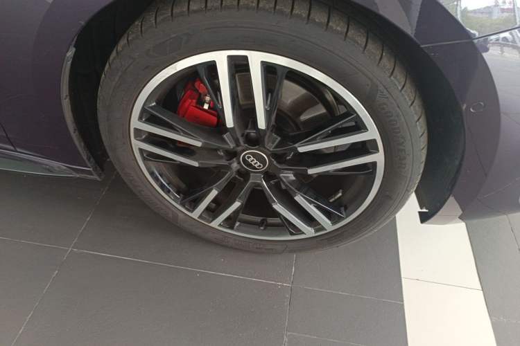 Used Audi A5L 2026 2.0T Sport quattro Right Front Wheel Hub