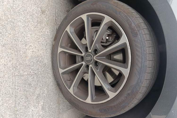 Used Audi A5L 2026 2.0T Sport Right Front Wheel Hub