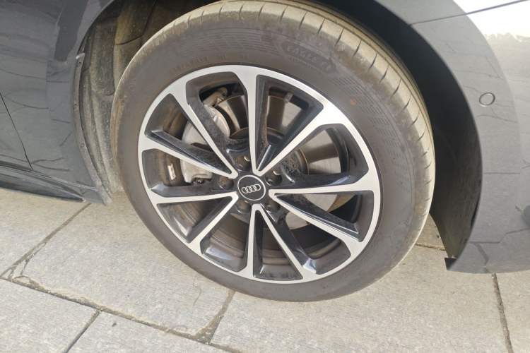 Used Audi A5L 2026 2.0T Sport Right Front Wheel Hub