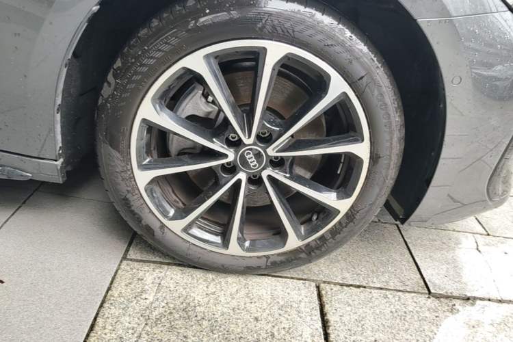 Used Audi A5L 2026 2.0T Sport Plus Right Front Wheel Hub