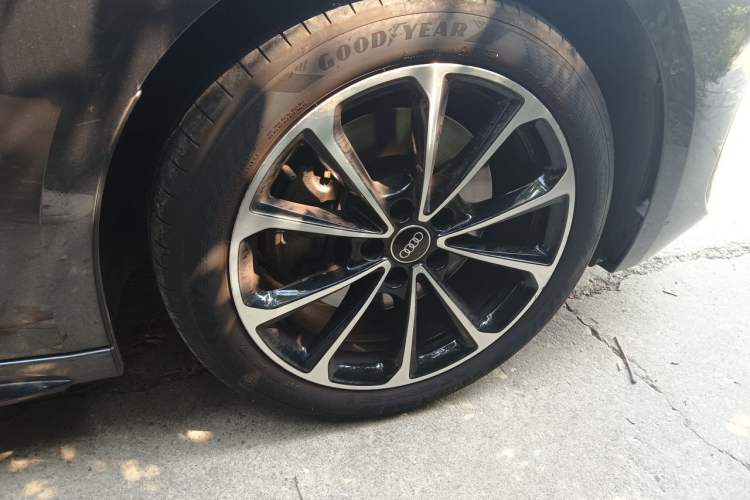 Used Audi A5L 2026 2.0T Sport Right Front Wheel Hub
