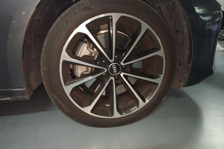 Used Audi A5L 2026 2.0T Sport Plus Right Front Wheel Hub