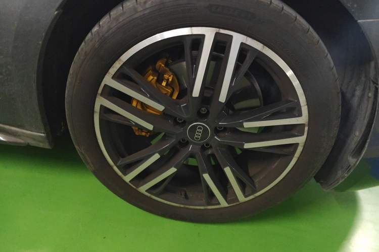 Used Audi A5L 2026 2.0T Sport Plus Right Front Wheel Hub
