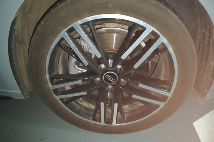 Used Audi A5L 2026 2.0T Sport Plus Right Front Wheel Hub