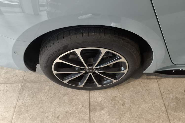 Used Audi A5L 2026 2.0T Sport Right Rear Wheel Hub
