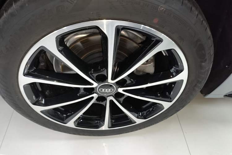Used Audi A5L 2026 2.0T Sport Right Rear Wheel Hub