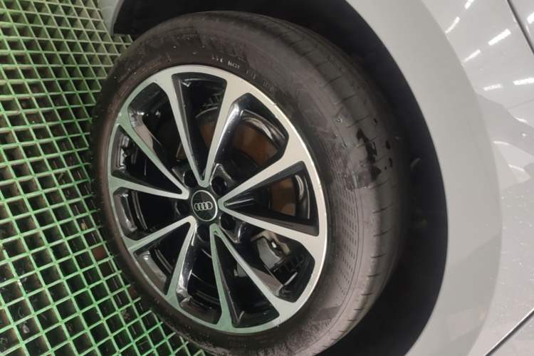 Used Audi A5L 2026 2.0T Sport Plus Right Rear Wheel Hub