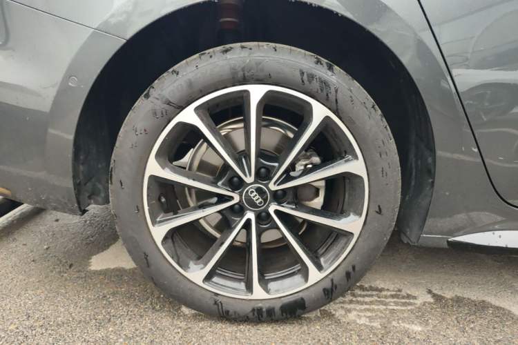 Used Audi A5L 2026 2.0T Sport Plus Right Rear Wheel Hub