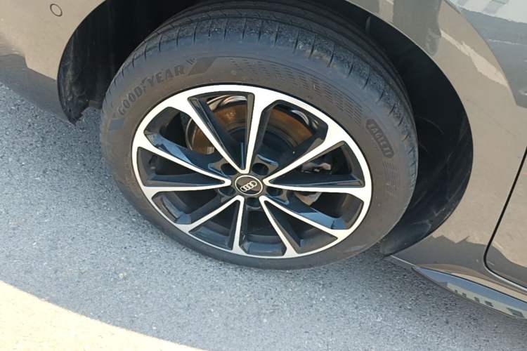 Used Audi A5L 2026 2.0T Sport Plus Right Rear Wheel Hub
