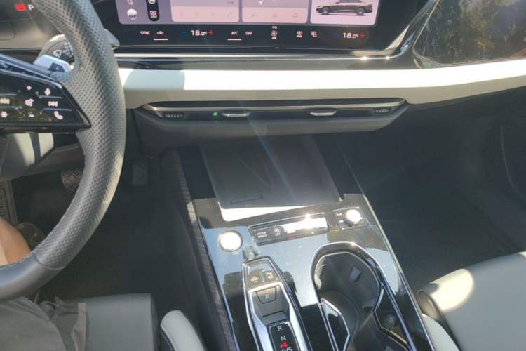 Used Audi A5L 2026 2.0T Sport Audio And AC Panel