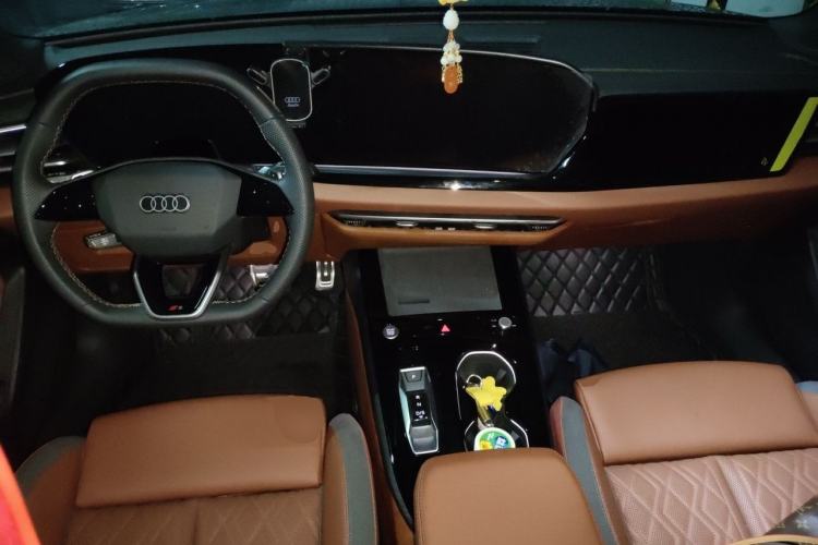 Used Audi A5L 2026 2.0T Sport Plus Center Console