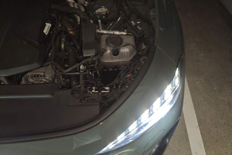 Used Audi A5L 2026 2.0T Sport Engine Bay Left