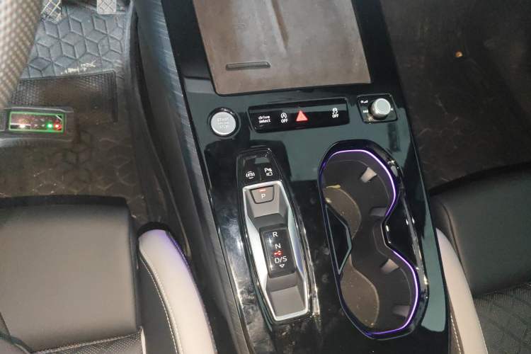 Used Audi A5L 2026 2.0T Sport Gear Lever