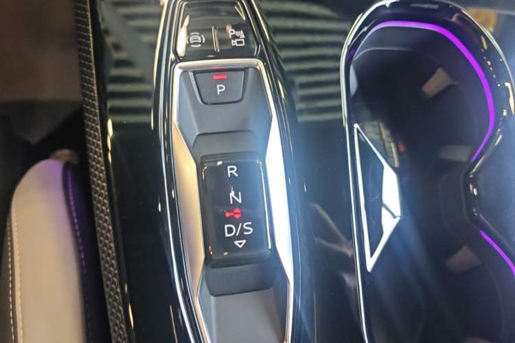 Used Audi A5L 2026 2.0T Sport Plus Gear Lever